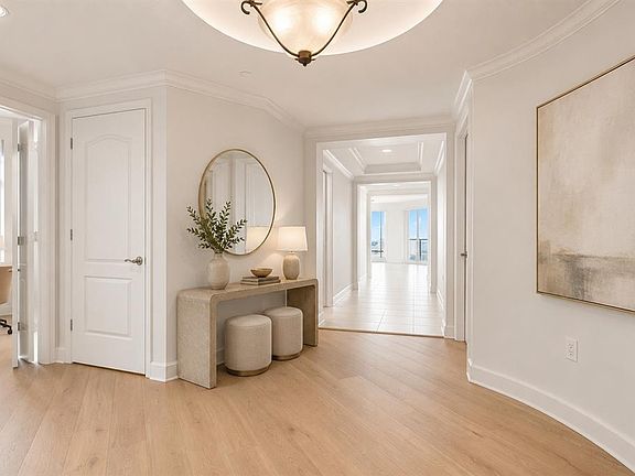 4th image of 100 BEACH DRIVE NE #1501