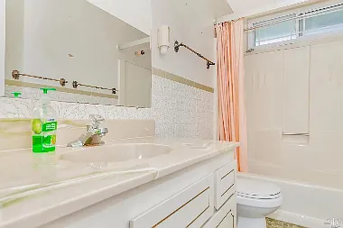 4 bed, 2192 sqft, $4,000 — Photo 4