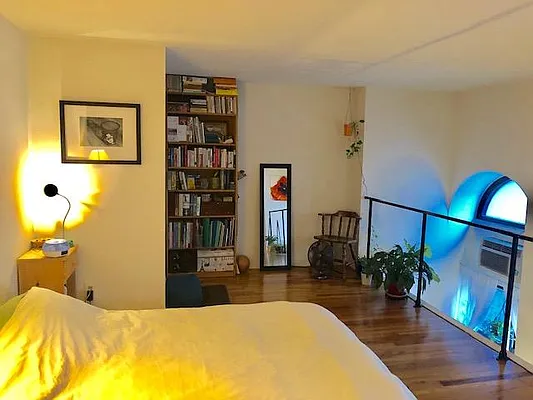 Rented by Buchbinder & Warren | media 6