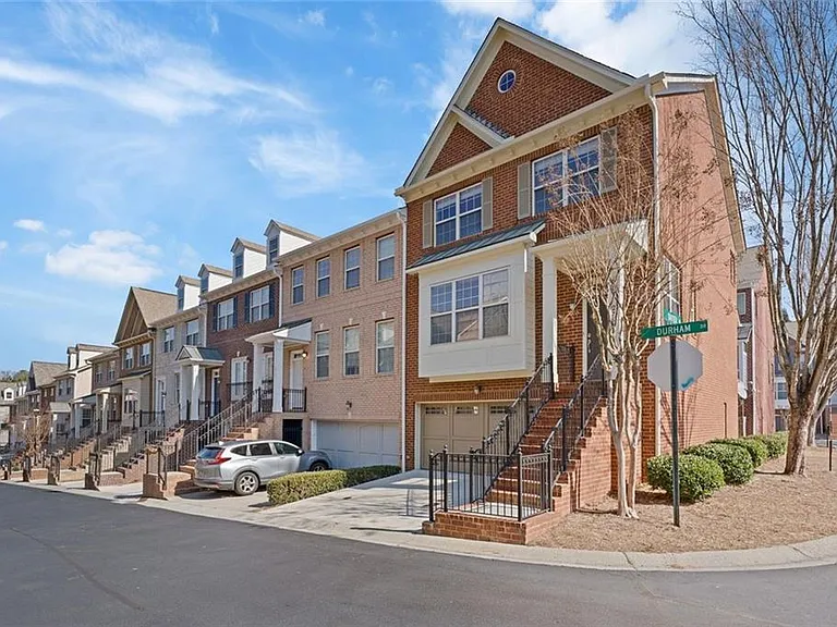 2763 Durham Dr NE — Photo 3