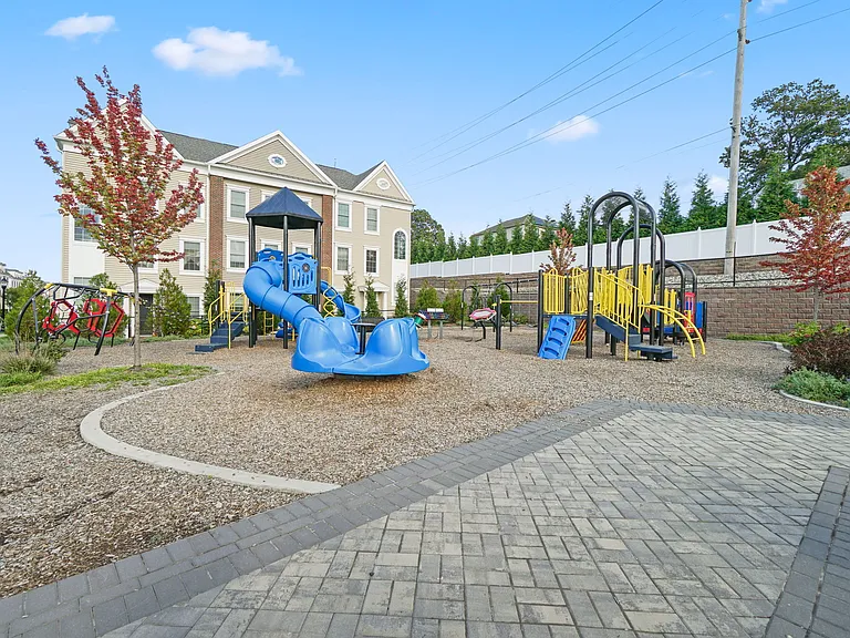 67 Arnold Dr — Photo 31