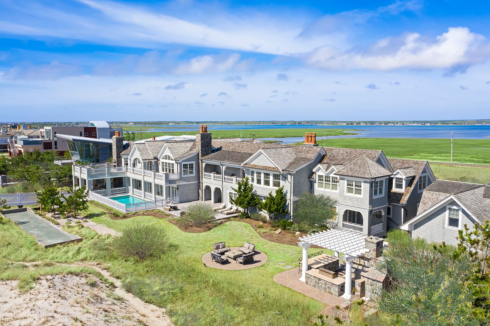  Back Exterior of 59 Dune Road