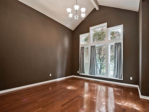 4th image of 112 Buckingham Dr