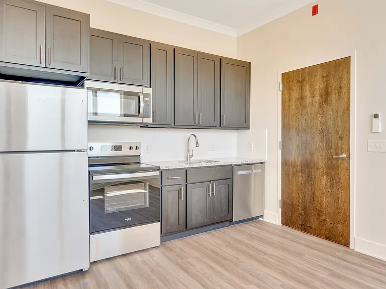28 W 19th St #100 — Photo 26