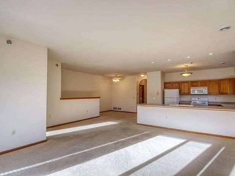 1420 Gabriel Dr #4 — Photo 4