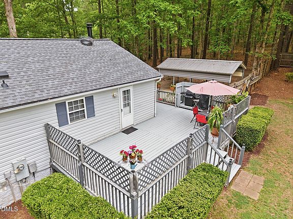 5th image of 117 Huron Dr