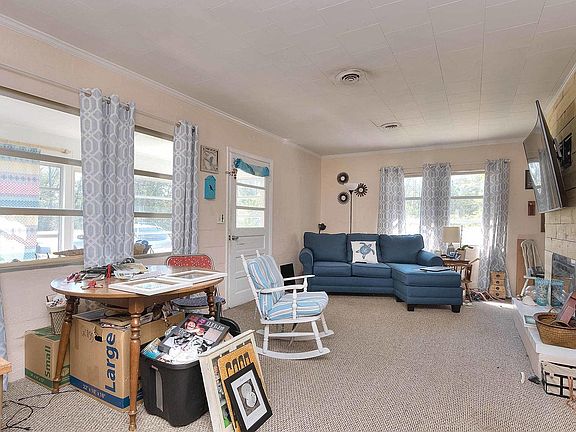 5th image of 101 NE Middleton Ave #5