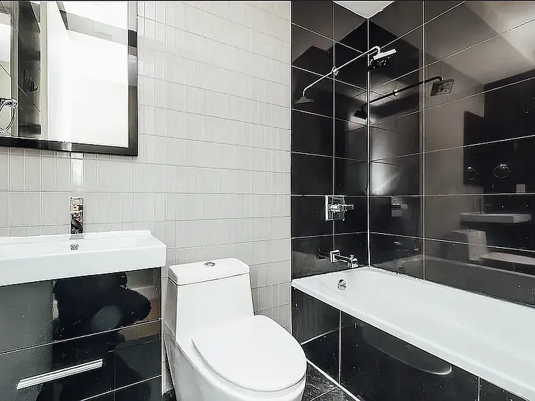 445 Meeker Ave #2L — Photo 6