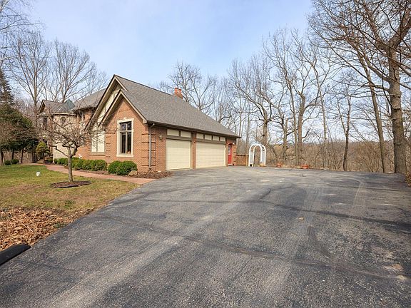 2nd image of 1260 Silverbell Rd