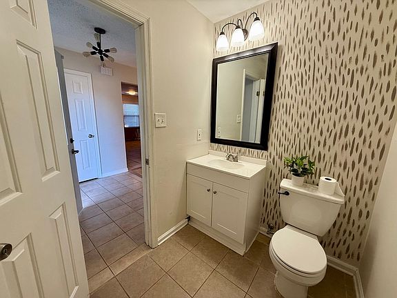 5th image of 4165 O'Hare Dr