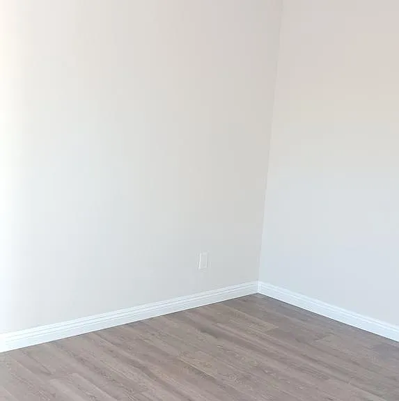8933 Canby Ave — Photo 8