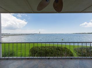 351 Lakeside Ln APT 105, Houston, TX 77058