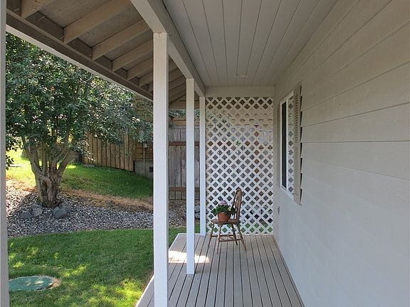 3rd image of 1401 Everette Ln