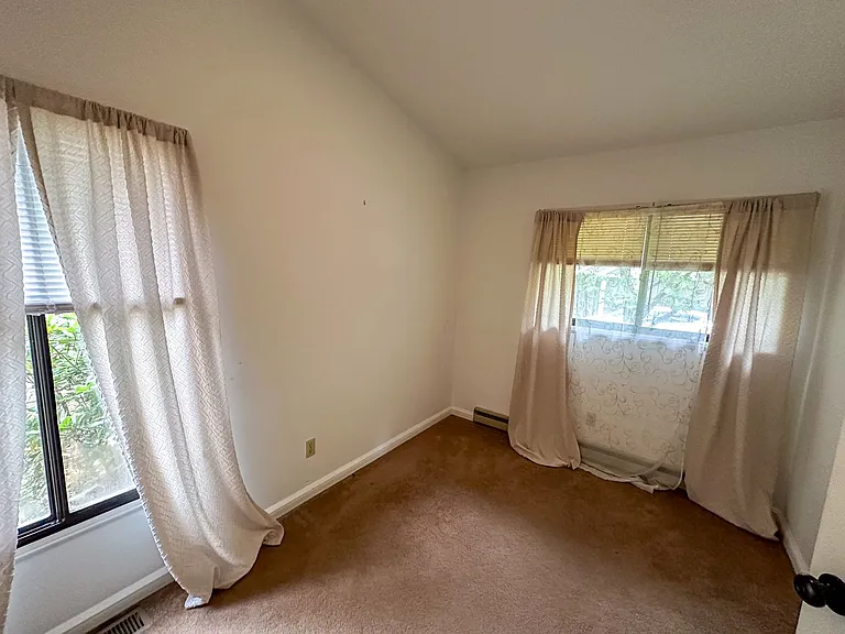 10 Tanglewood Rd — Photo 10