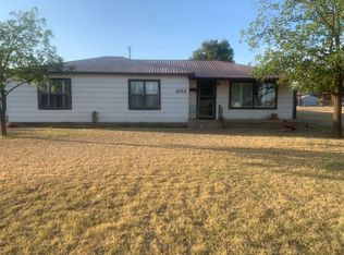 803 12th St, Shallowater, TX 79363
