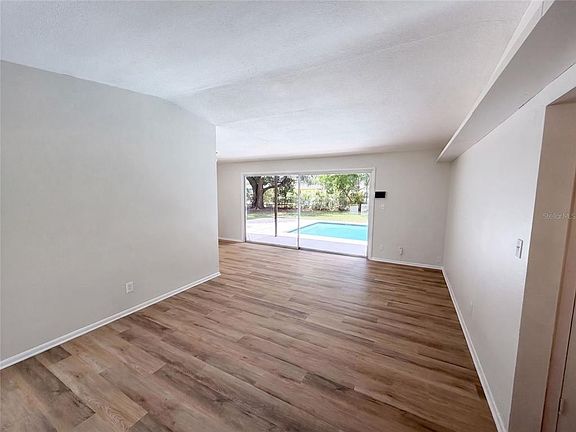 3rd image of 4511 MONTCLAIR ROAD