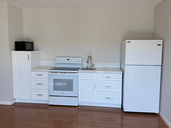5th image of 1754 Brigden Rd #A