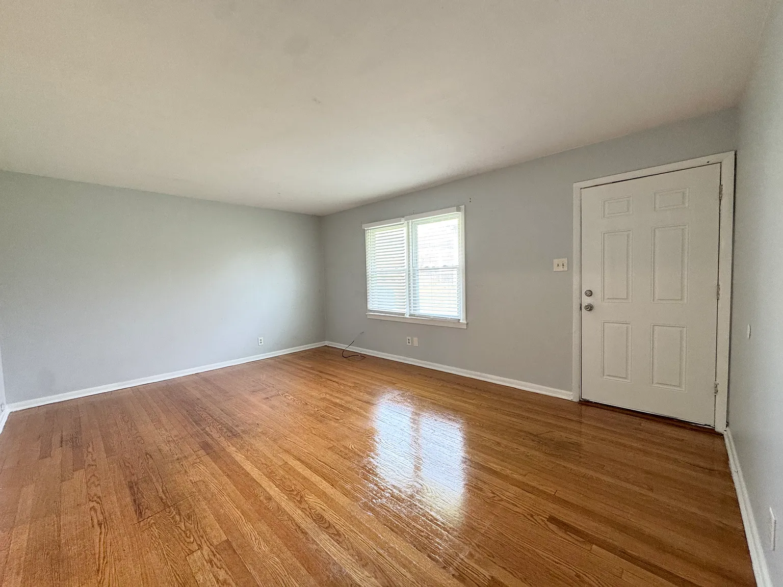 2 bed, 850 sqft, $980 — Photo 2