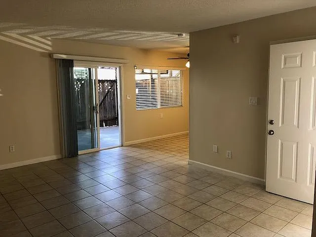 8706 Hurlbut St — Photo 5