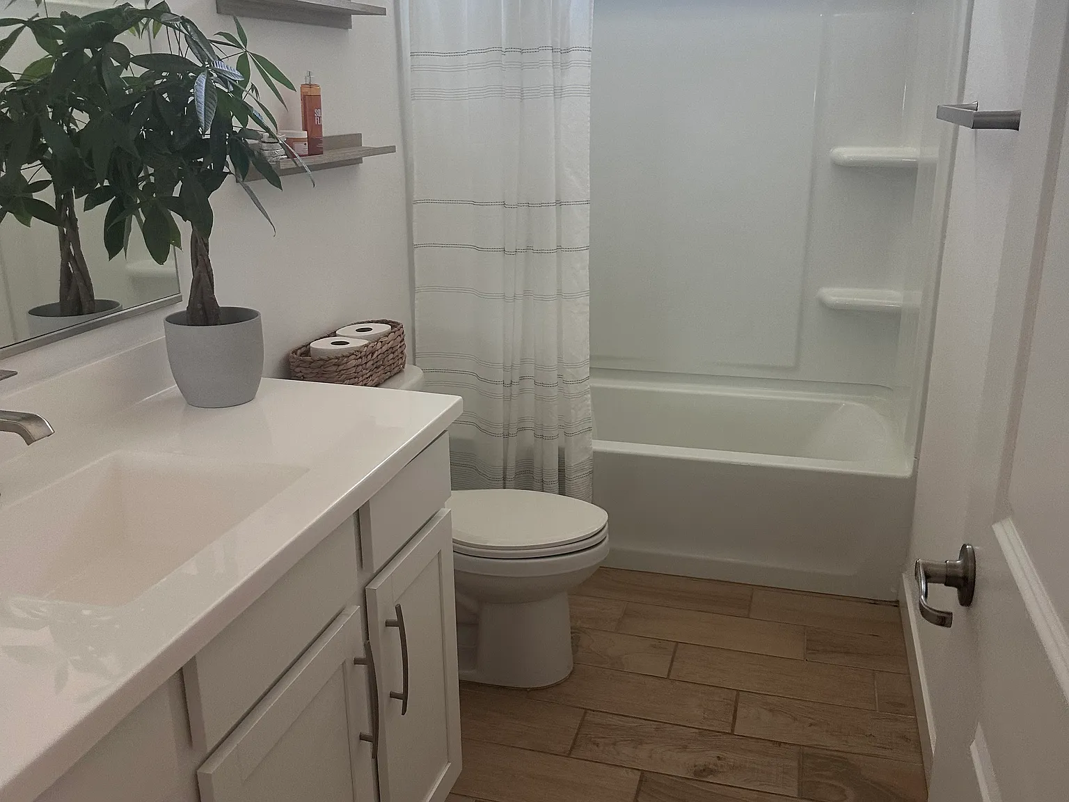 17282 W Surrey Dr — Photo 4