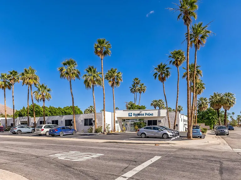 588 E. Mel Avenue - Hermosa Palms — Photo 41