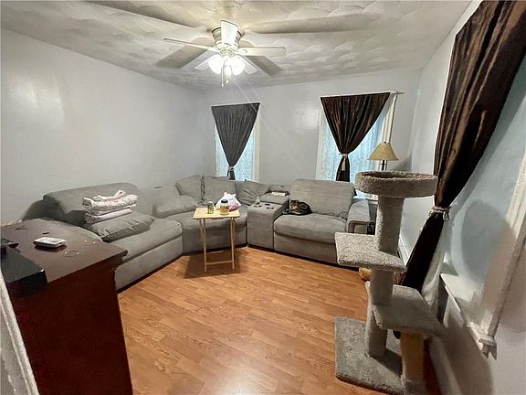 5th image of 5 Greystone Ave