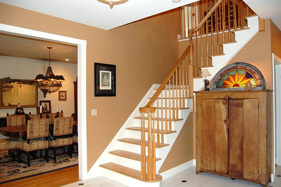 2nd image of 305 Beechwood Rd