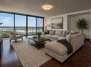 2140 Harmon Cove Tower #2140, Secaucus, NJ 07094