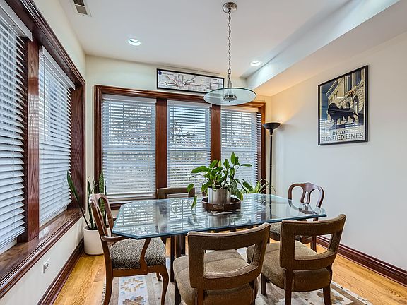 4th image of 5632 S Prairie Ave #2N