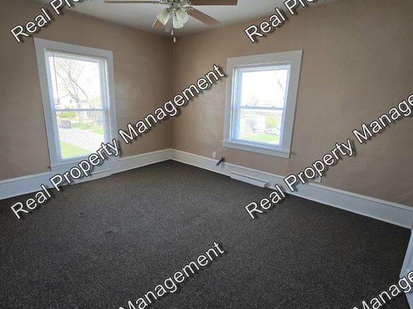 219 N Jackson St APT D