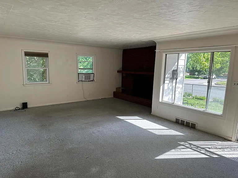 2302 Willow Creek Dr — Photo 6