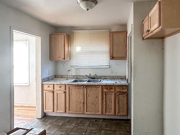 5th image of 11689 Wayburn St