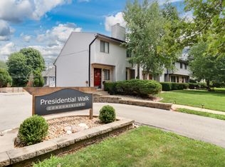 1110 E Jefferson St APT 19, Bloomington, IL 61701