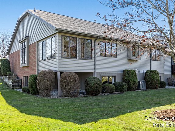 2nd image of 188 Park Ln