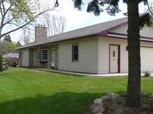 301 E 4 Mile Rd, Wind Point, WI 53402