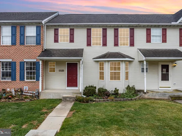 175 Country Ridge Dr, Red Lion, PA 17356