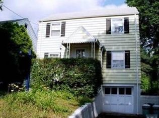 66 Elycroft Pkwy, Rutherford, NJ 07070