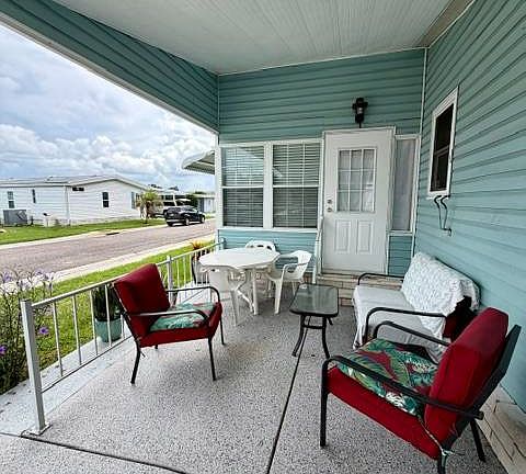 5th image of 6026 Spring Lake Cir