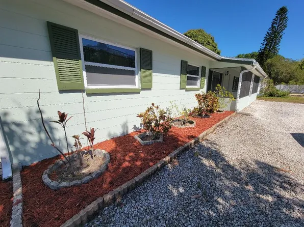 11332 Ridge Rd, Seminole, FL 33778