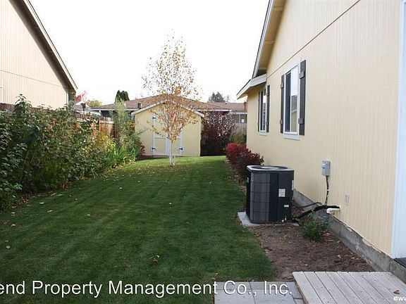 4th image of 658 NW Green Forest Cir