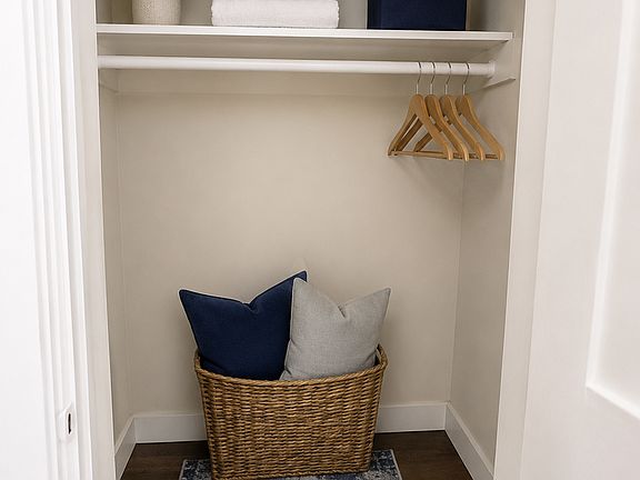 5th image of 325 W 10th St APT 6