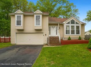 48 Sami Dr, Howell, NJ 07731