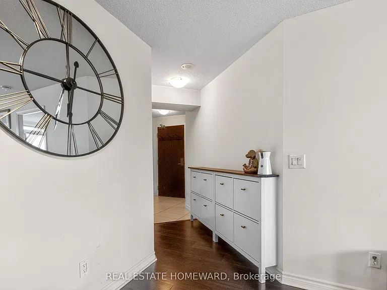 25 Lower Simcoe St #518 — Photo 3