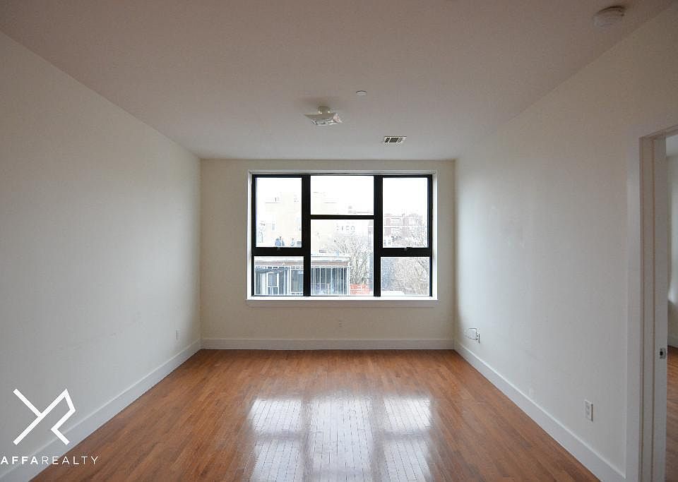 1st image of 180 Scholes St #2