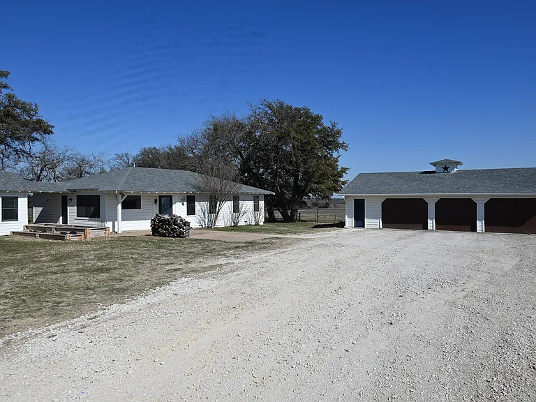 3324 Old Garner Rd — Photo 3
