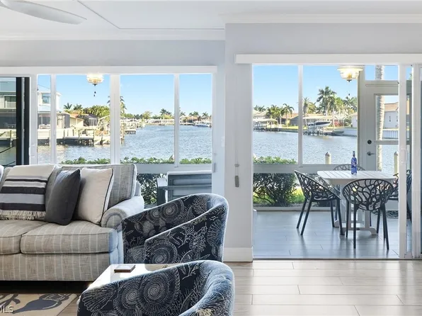 1927 SE 40th Ter APT 107, Cape Coral, FL 33904
