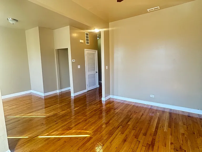 7836 S Emerald Ave #2 — Photo 7