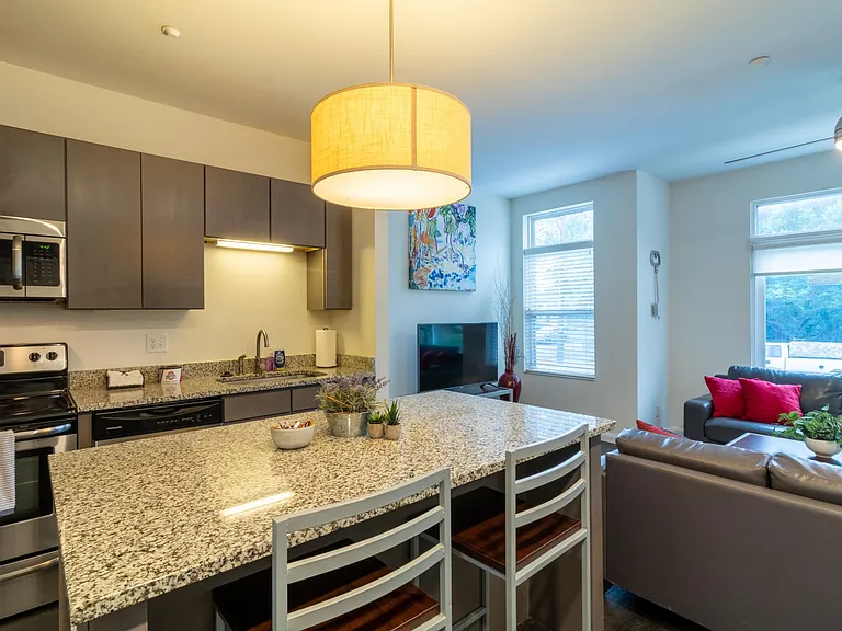 The King Apartments — Photo 24