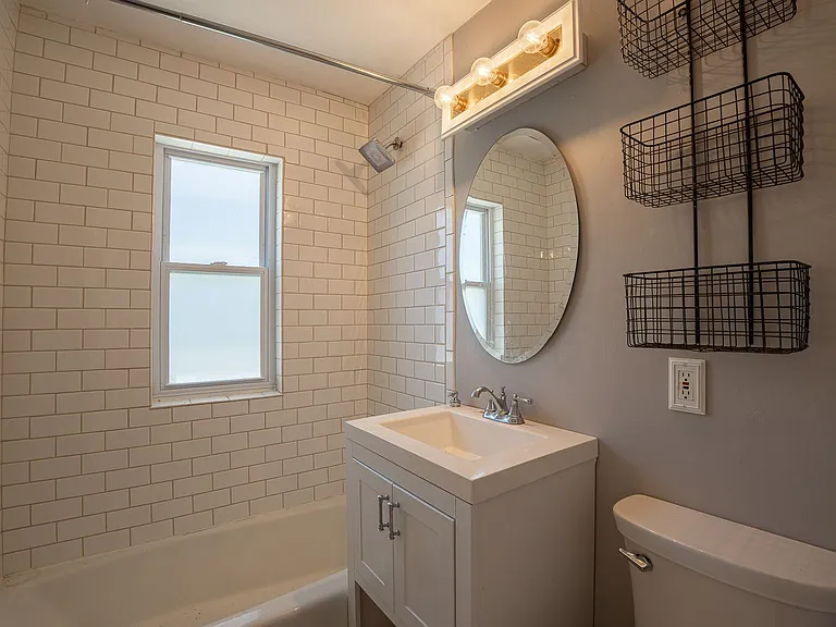 523 E Henry Clay St — Photo 9