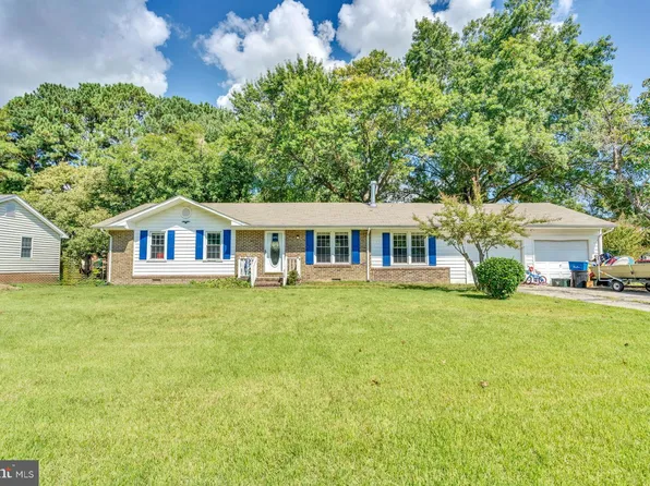 408 Derby Ln, Tappahannock, VA 22560